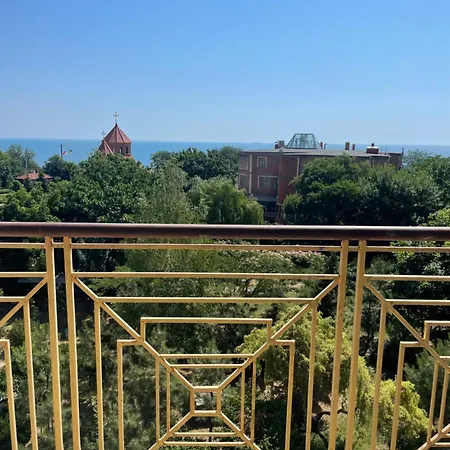 с видом на море в аркадии Apartament *